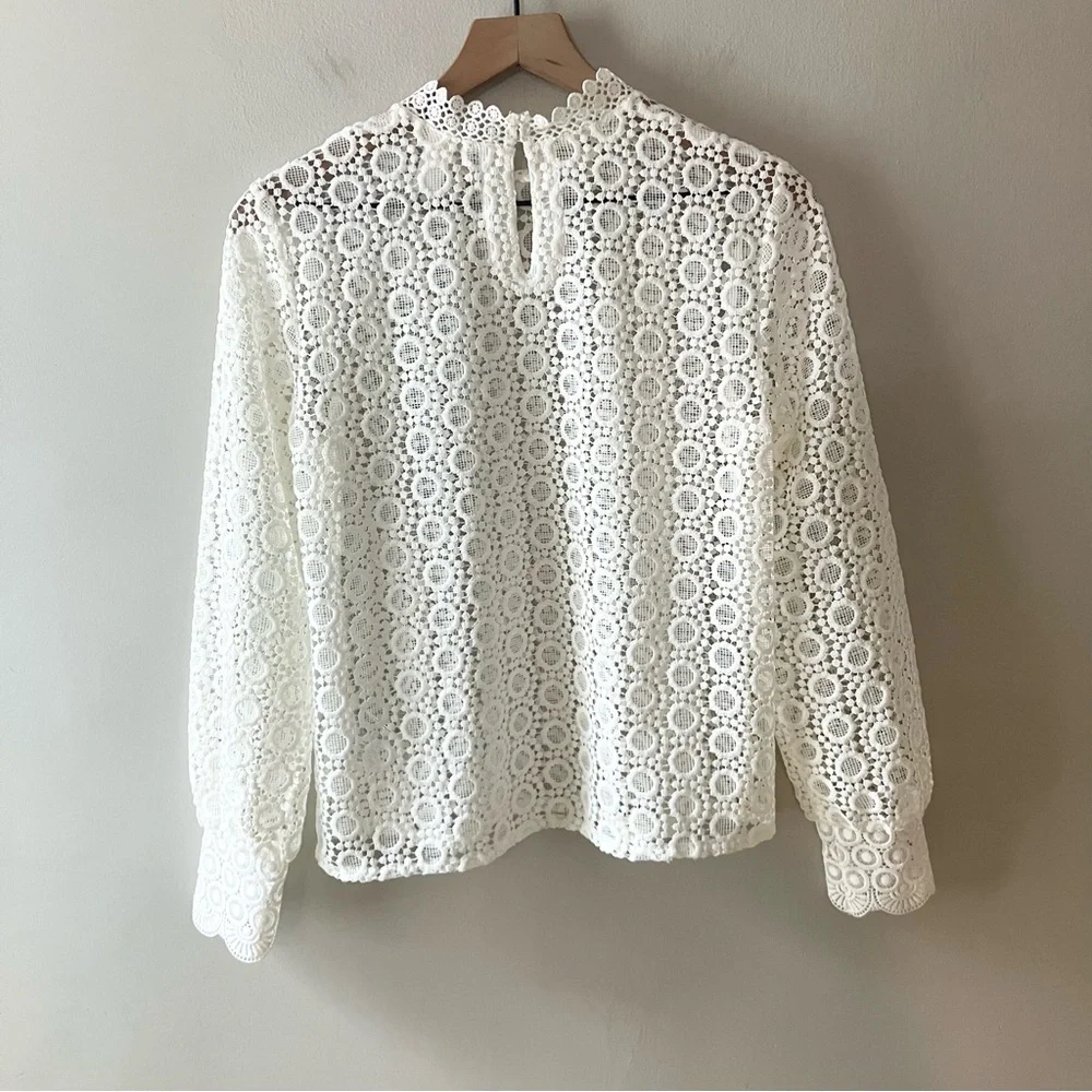 H&M back 100%